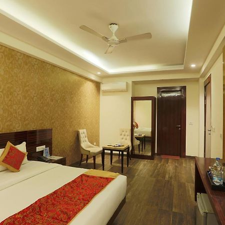 Hotel Lohias Delhi Airport Ню Делхи Екстериор снимка