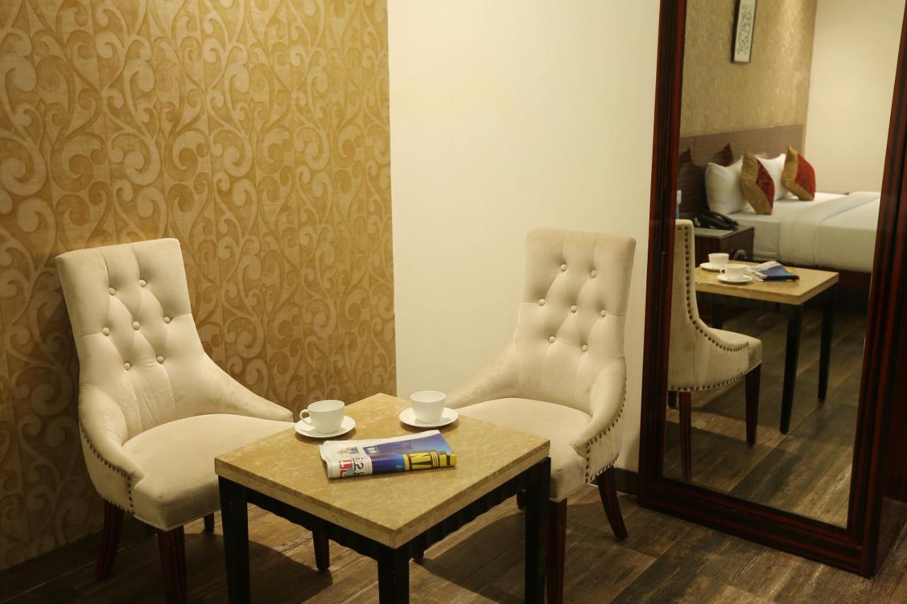 Hotel Lohias Delhi Airport Ню Делхи Екстериор снимка