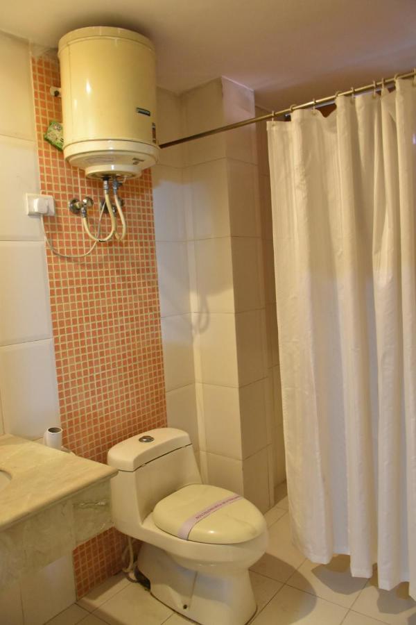Hotel Lohias Delhi Airport Ню Делхи Екстериор снимка