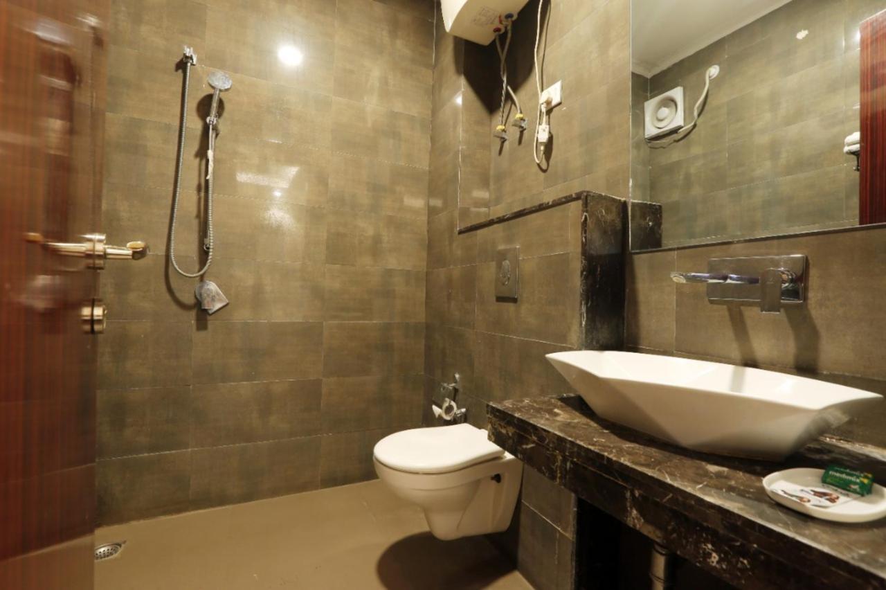 Hotel Lohias Delhi Airport Ню Делхи Екстериор снимка