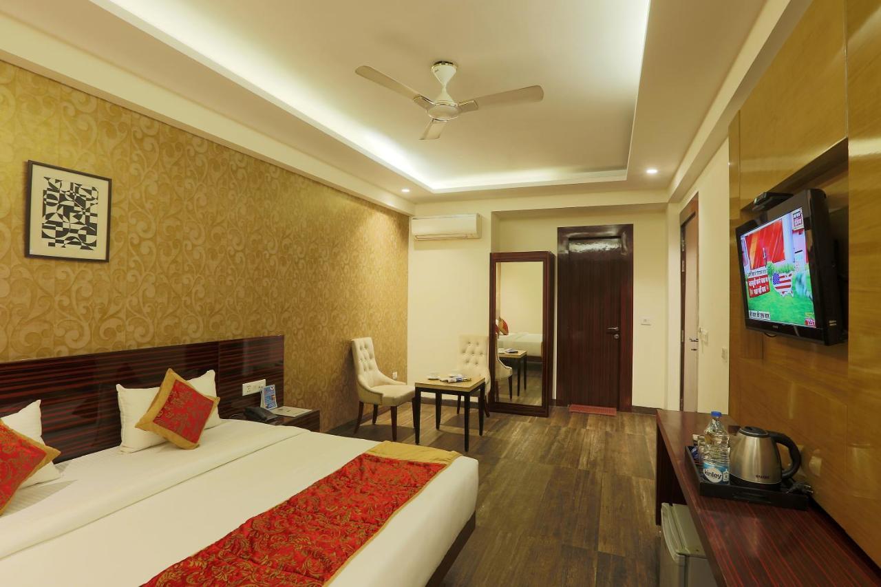 Hotel Lohias Delhi Airport Ню Делхи Екстериор снимка