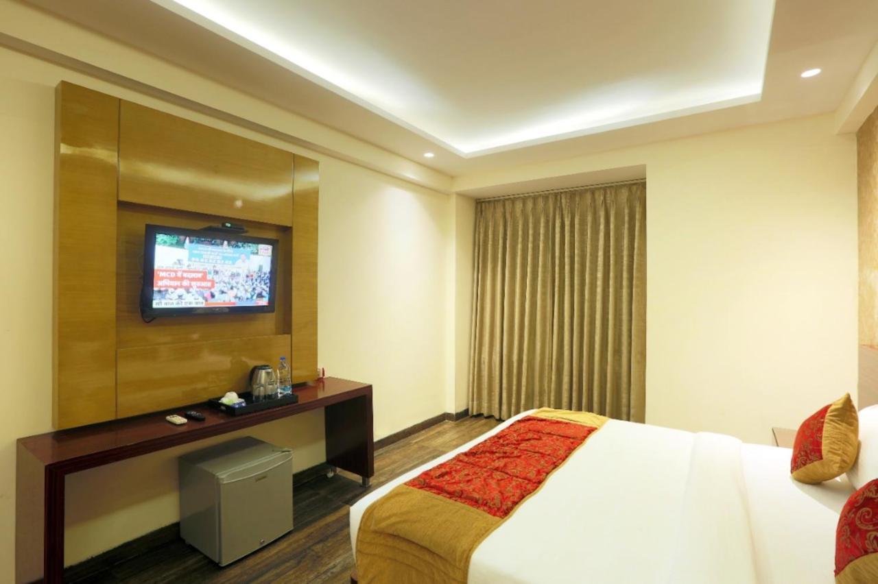 Hotel Lohias Delhi Airport Ню Делхи Екстериор снимка